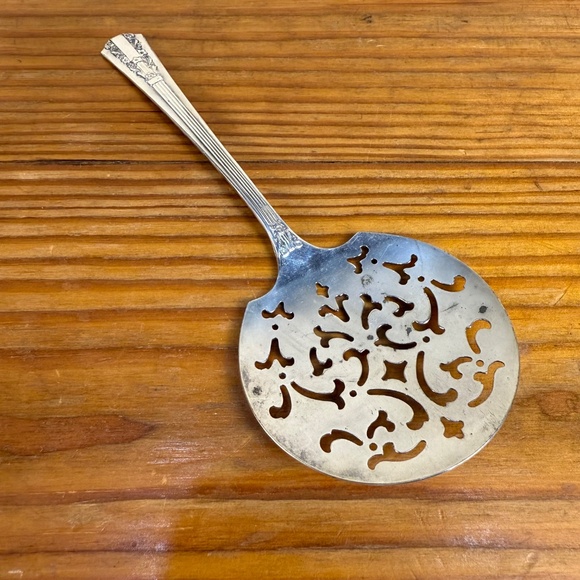 Vintage Wm. A. Rogers Silverplate Pastry Server | Oneida LTD - Picture 2 of 12